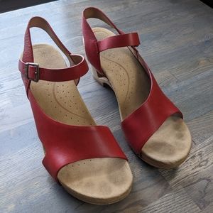 Dansko Clog Sandals in Red Leather, Size 40 (women's 9)